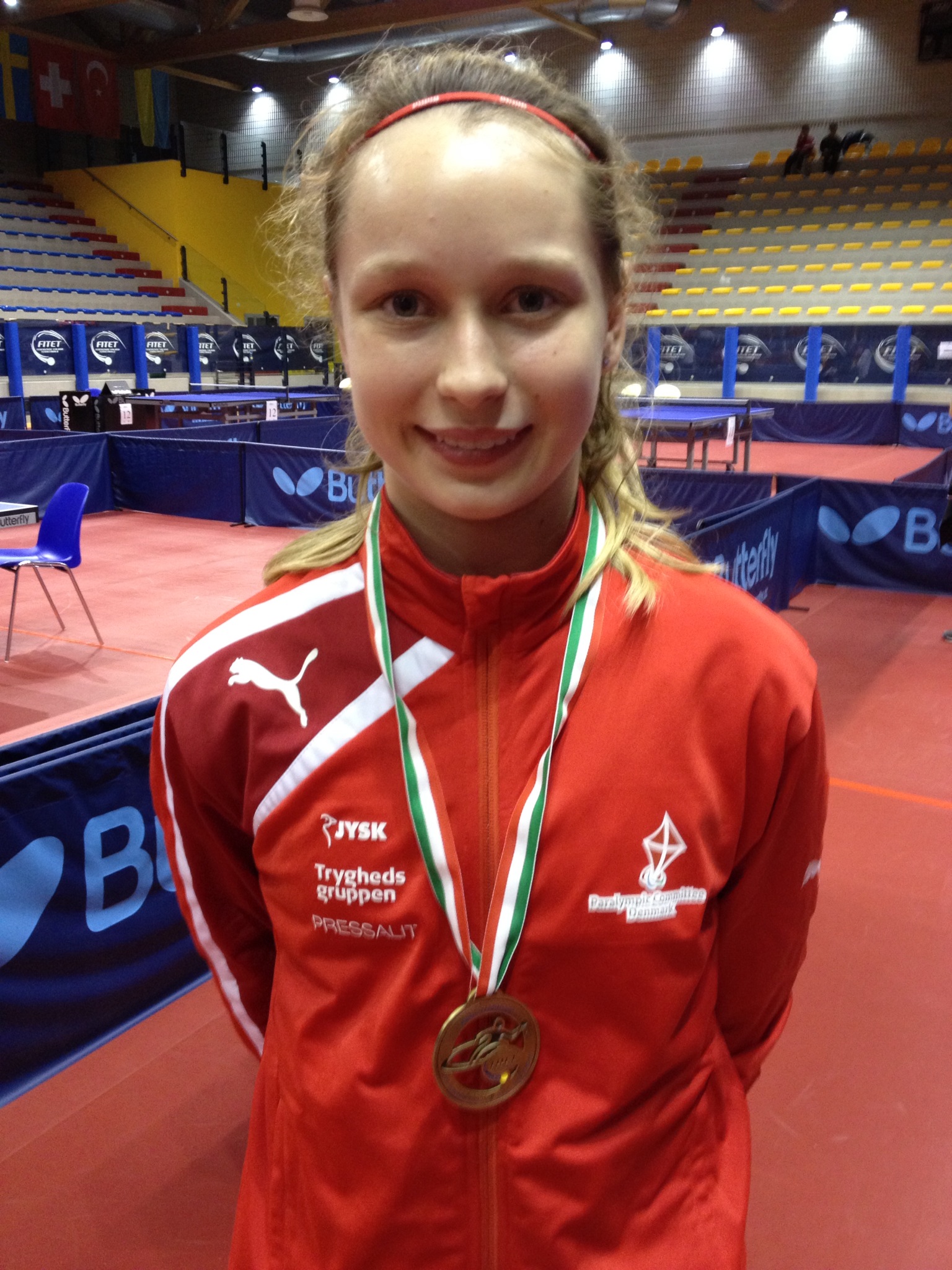 Sophie Walløe med bronzemedaljen - foto Lars Walløe